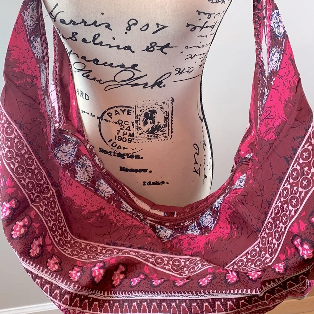 Good Vibrations Bohemian Inspired Hobo Bag NWT